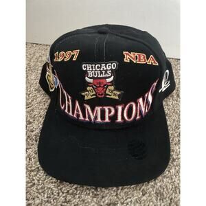 Vintage Chicago Bulls Hat 1997 Logo Athletic NBA Championship Locker Room Black